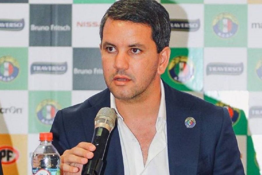 Lorenzo Antillo: “Estoy disponible para sacar al fútbol chileno del abismo, pero los clubes deben definirse”