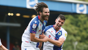 Ben Brereton se reencuentra con el gol en victoria del Blackburn Rovers sobre el Millwall