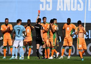 Manuel Pellegrini explota contra el VAR tras derrota ante el Celta