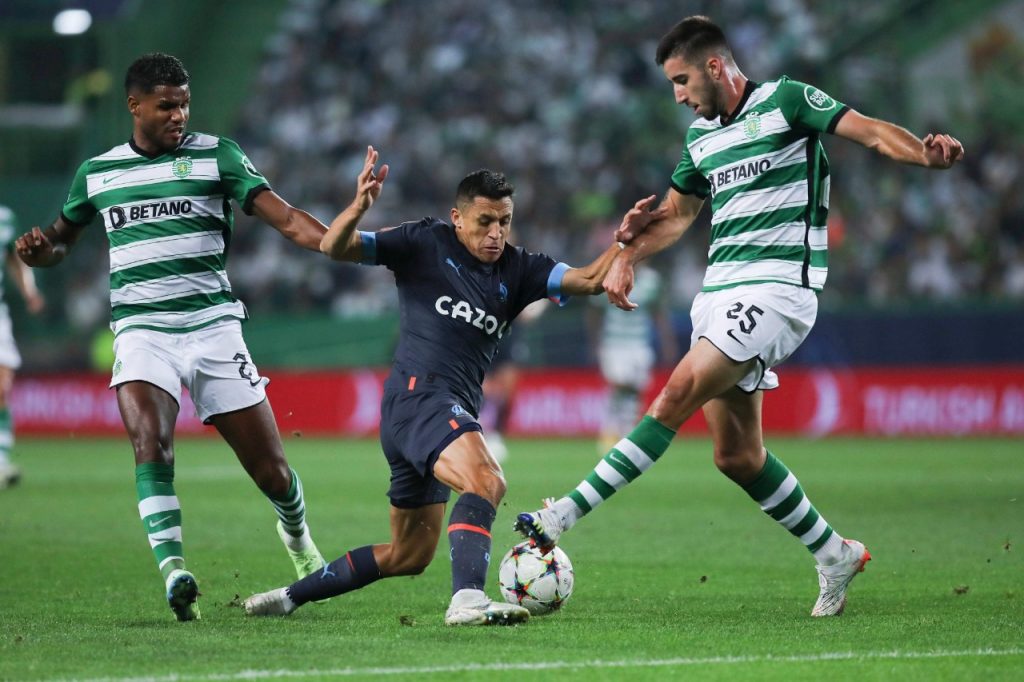 “Fue un verdadero veneno”: en Francia quedan encantados con el partido de Alexis en Champions
