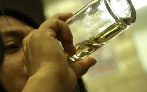 Ecuador: 17 fallecidos y 38 intoxicados tras ingerir alcohol adulterado