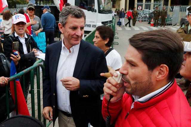 De la Carrera respaldó a Pancho Malo: “Él protesta con un megáfono y una bandera, nada más patriota que eso”