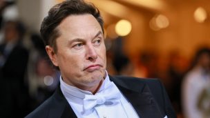 Elon Musk restablecerá las cuentas suspendidas en Twitter