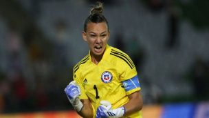 Va por otro premio: Tiane Endler fue nominada a los Globe Soccer Awards