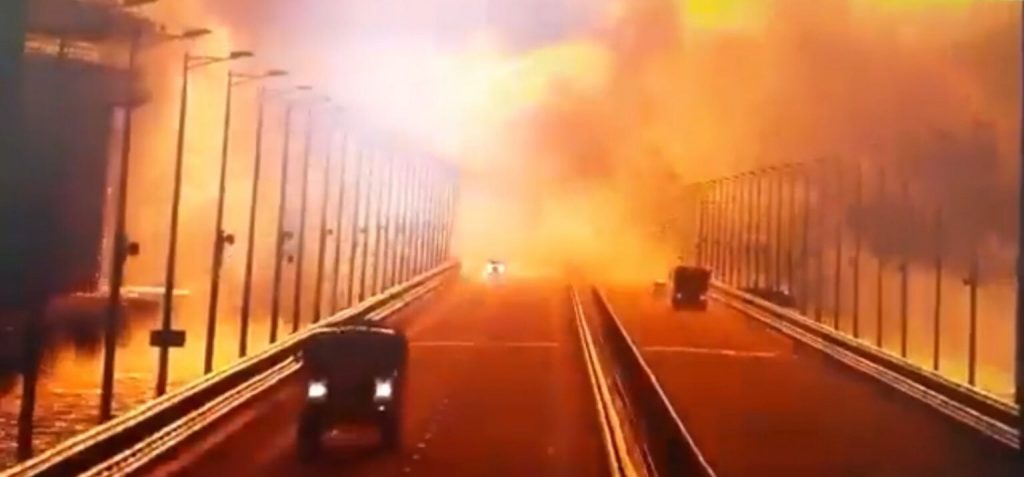Rusia confirma al menos tres fallecidos por la explosión en el puente de Kerch