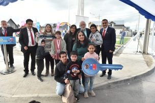 Ministro Montes inauguró proyecto habitacional que beneficia a 298 familias de Curicó