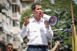 Venezuela: EEUU mantiene el reconocimiento a Juan Guaidó, con quien trabaja para 