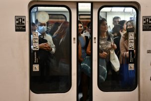 Metro de Santiago informó que el servicio en Línea 1 ya se encuentra restablecido