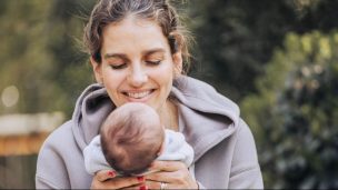 ¡Cumplió un mes!: María Luisa Godoy sorprende con tiernas fotografías junto a su hijo menor, Domingo