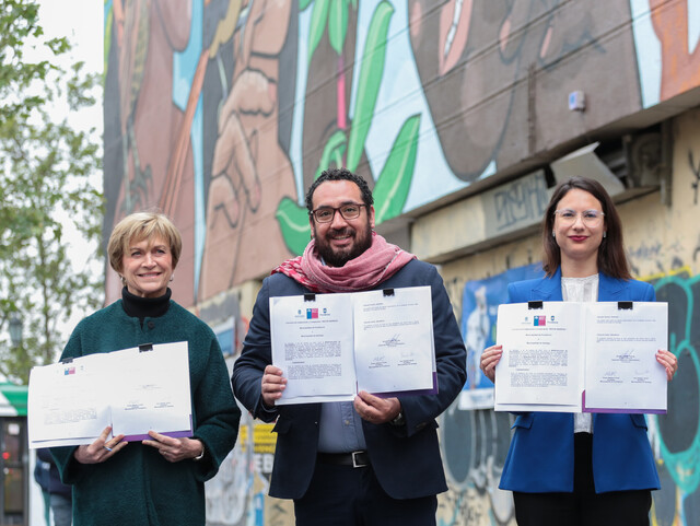 Municipalidades de Santiago y Providencia firman convenio para mejorar fachadas en “zona cero”