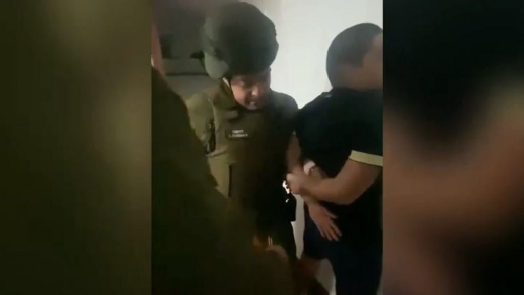 Sujeto fue detenido tras amenazar con arma de fuego a su madre