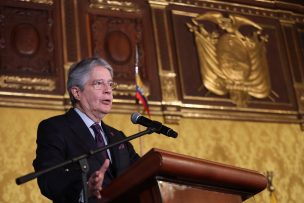 Ecuador: Lasso firma convocatoria a consulta popular por seguridad ciudadana
