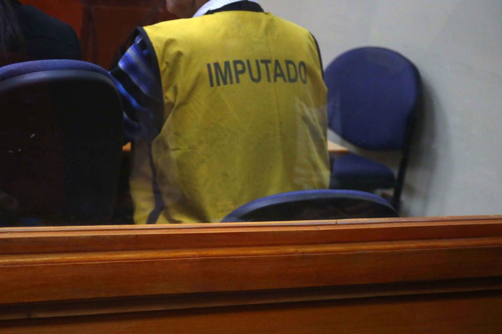 Tenían antecedentes: Juzgado de Garantía dejó en libertad a tres sujetos sorprendidos robando madera en La Unión