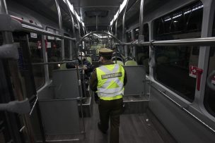 Pasajero fue apuñalado en bus del Transantiago: Conductor lo trasladó hasta el hospital