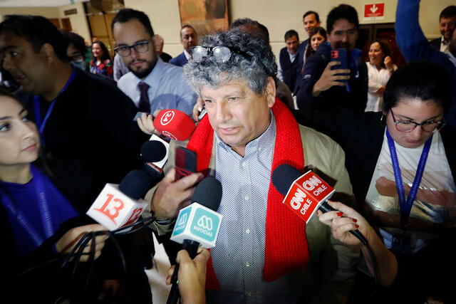 “No estaba en sus mejores condiciones”: Expulsan a René Alinco de la bancada del PPD