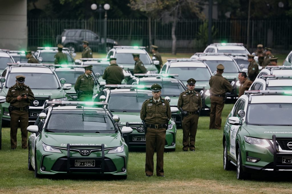 Diputado Álvaro Carter (UDI) presentó proyecto para aumentar en un 30% el salario a Carabineros