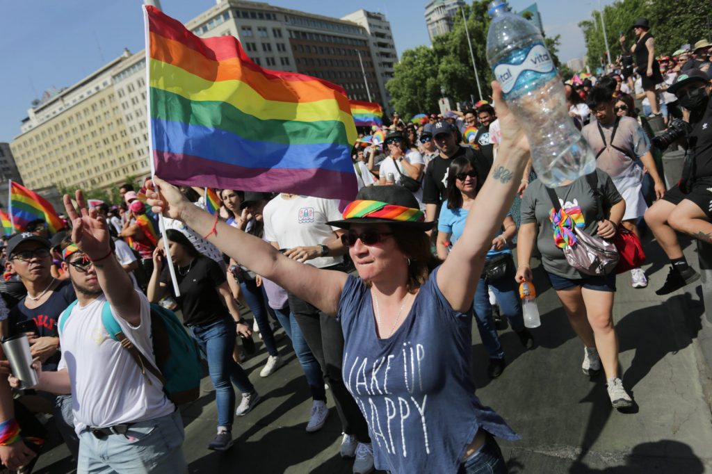 Más de 100 mil personas asistieron al “Santiago Parade, Marcha por la Igualdad” convocada por el Movilh