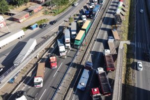 Paro Nacional: Camioneros continúan el bloqueo en Ruta 5 Sur provocando gran congestión