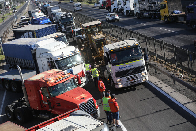 Camioneros se reúnen con el Gobierno y llegan a un acuerdo preliminar