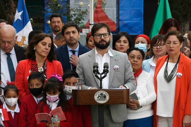Presidente Boric asegura que actuarán con firmeza contra camioneros: “Reafirma la importancia de Trenes para Chile”