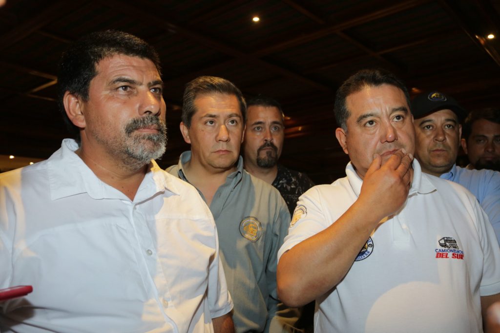 Dirigente de camioneros: “Pedimos rebaja de los combustibles para todos los chilenos y no solo para nosotros”