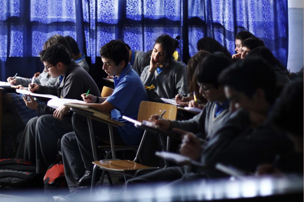 SIMCE 2022: Evaluación para estudiantes de 4° básico fue rendida en el 98% de los establecimientos