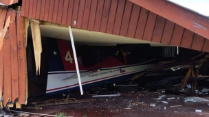 Avioneta cae al interior de un colegio de Chillán