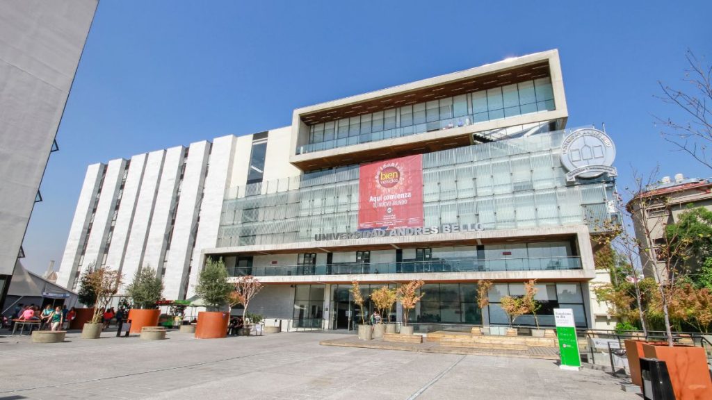 Universidad Andrés Bello obtiene acreditación institucional de excelencia por un período de 6 años