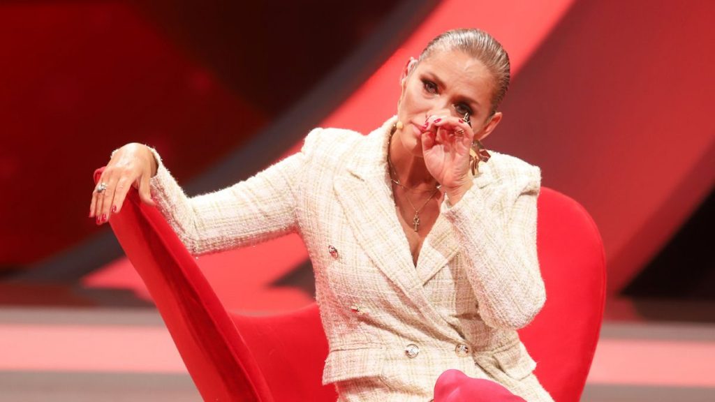 Kenita Larraín se emocionó al recordar la separación de sus padres: “Aún sano la infancia…”