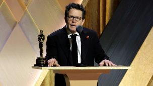 Emocionante: Michael J. Fox recibió un Oscar honorífico por su lucha contra el parkinson