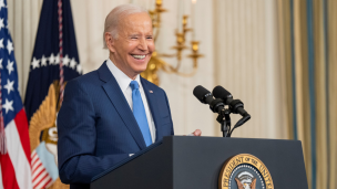 Biden promulga la ley del nuevo techo de endeudamiento de EEUU