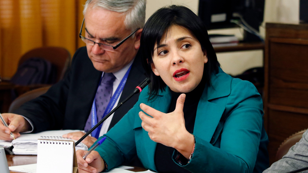 Diputada Cariola insiste que existe un veto al PC: “No es democrático pretender hacernos desaparecer como opción política”