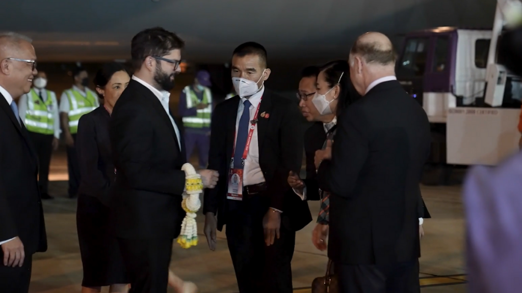 Presidente Boric llega a Tailandia para asistir a la APEC: “Espero llevar buenas noticias en materia de inversión e intercambio cultural”