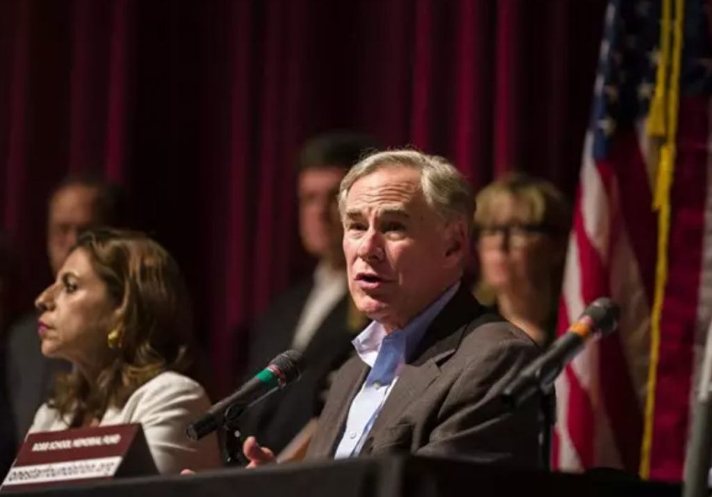 Texas invoca a las “cláusulas de invasión” de la Constitución para frenar la inmigración