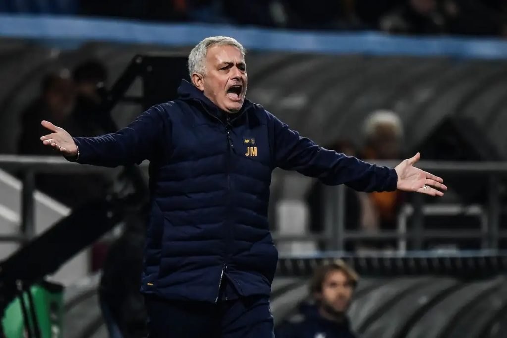 Mourinho sorprende y acusa a un jugador de traidor: “Le he mandado a irse del club”