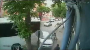 Chofer de bus choca a vehículo y agrede a fiscalizadores