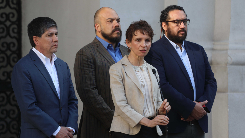 Gobierno asegura que la promesa de eliminar el cargo de delegado presidencial “está vigente y se va a cumplir”