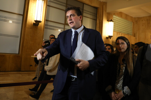 Diego Schalper amenaza con acusación constitucional a la ministra Jara
