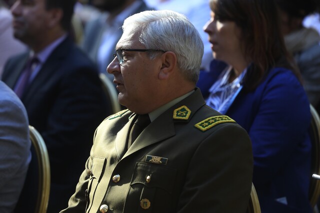 General Yáñez por nueva arma no letal de Carabineros: “Es como la que usa Batman”