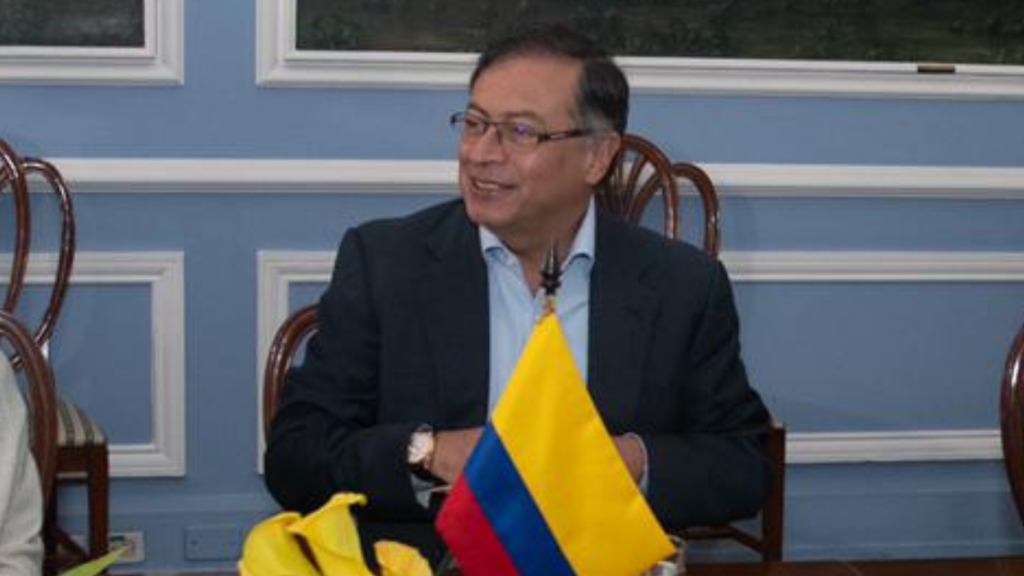 Perú denuncia una “inaceptable injerencia” de Gustavo Petro tras nuevas críticas al cese del expresidente Castillo
