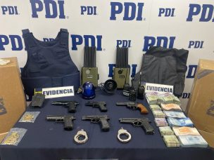 PDI incauta 7 armas, 32 cartuchos y más de $8 millones durante operativo en Estación Central