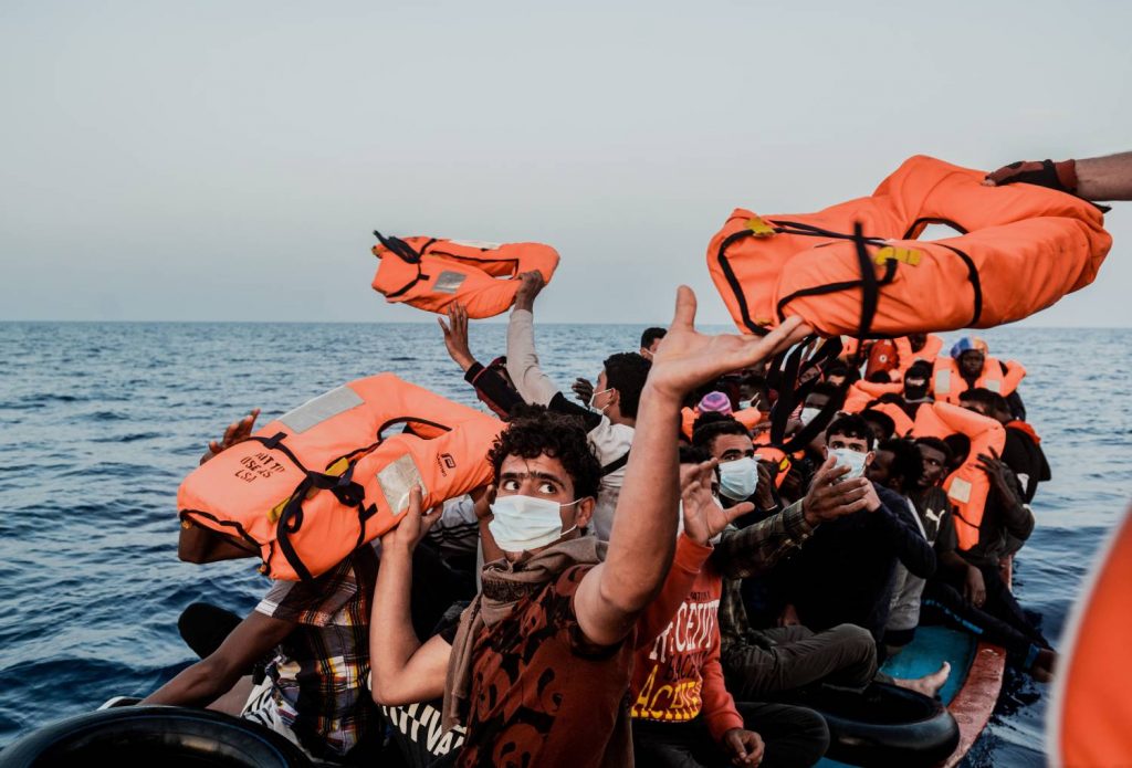 Francia niega el asilo a más de la mitad de los migrantes del barco ‘Ocean Viking’