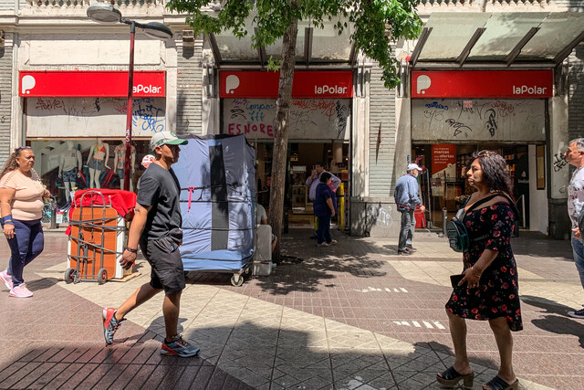 La Polar presentó acciones legales contra Under Armour y Forus por “competencia desleal”