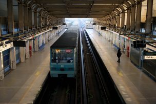 Metro de Santiago informó que servicio en Línea 5 se encuentra interrumpido en 8 estaciones