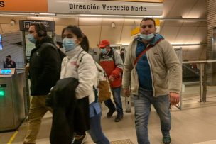 Metro de Santiago indicó que servicio en Línea 2 se encuentra interrumpido