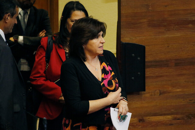 Ministra Uriarte reconoce un “error de comprensión” y ofreció disculpas a diputados republicanos por dichos sobre DD.DD