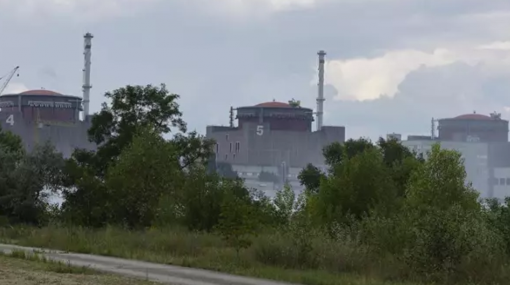 OIEA denuncia el bombardeo con artillería pesada sobre la central nuclear de Zaporiyia