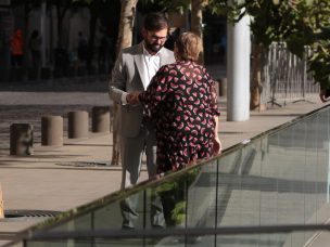 FOTOS | Presidente Boric y Michelle Bachelet se reúnen y se dan cálido abrazo