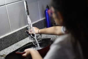 Consumo de agua potable aumenta cerca de un 9% durante olas de calor