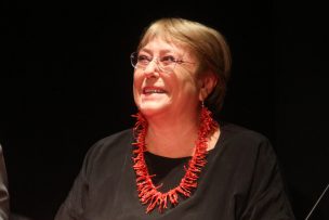 Michelle Bachelet recibe premio en España por contribución a DD.HH.